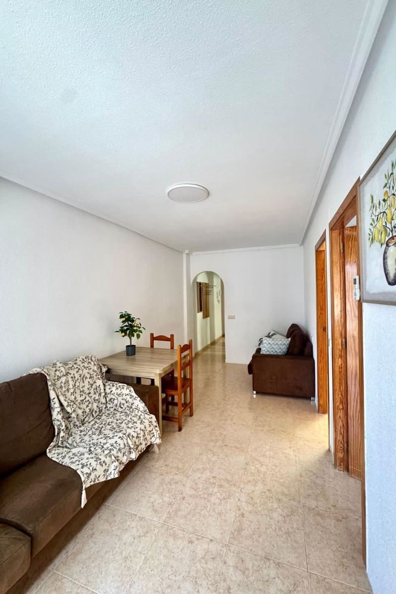 2 soveværelse Lejlighed til salg i Torrevieja med swimmingpool - € 123.000 (Ref: 10088664)