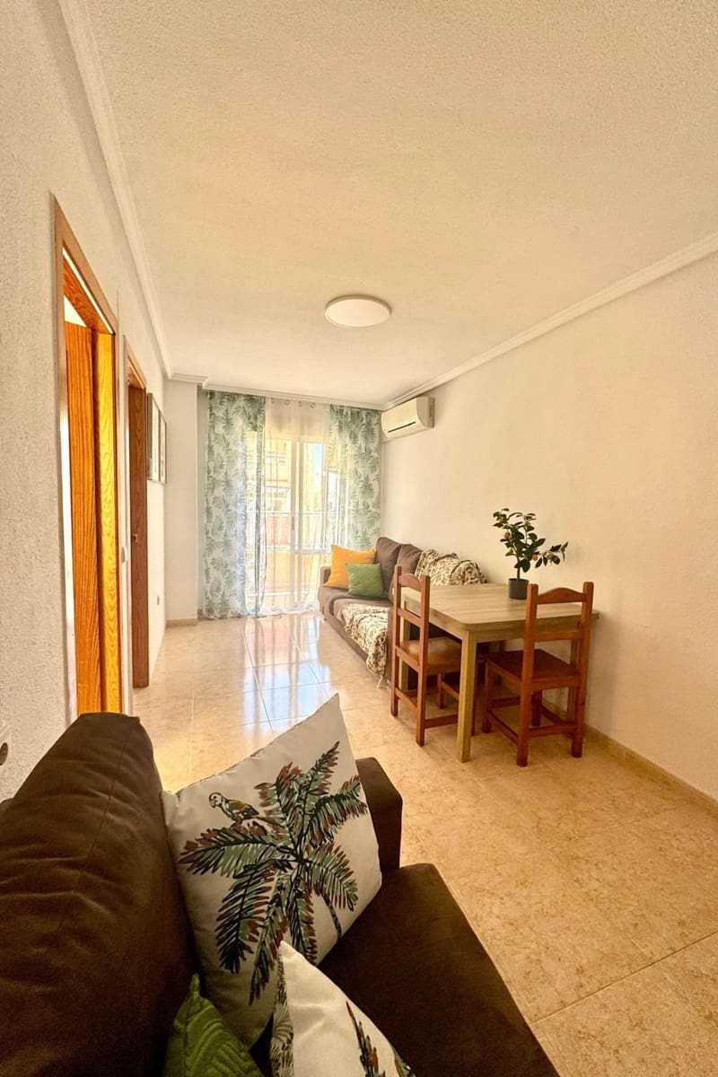 2 soveværelse Lejlighed til salg i Torrevieja med swimmingpool - € 123.000 (Ref: 10088664)