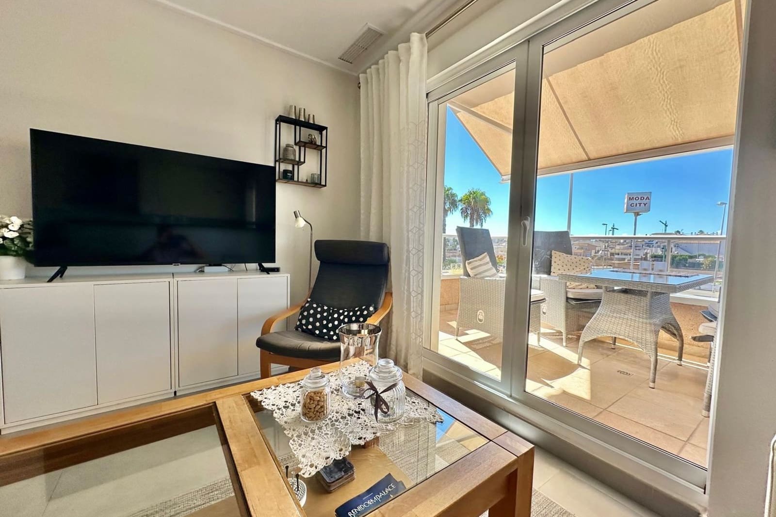 Apartamento de 2 habitaciones en Punta Prima en venta con piscina - 299.900 € (Ref: 10106454)