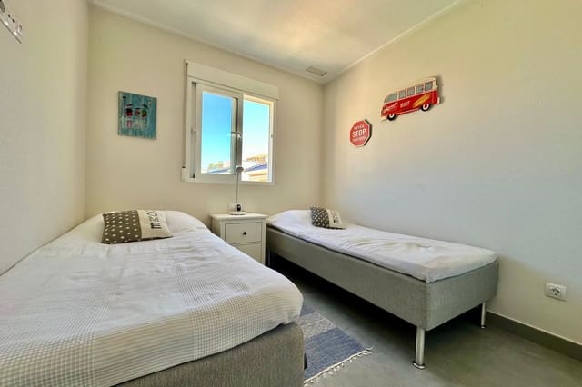 Apartamento de 2 habitaciones en Punta Prima, Torrevieja en venta con piscina - 299.900 € (Ref: 10106454)