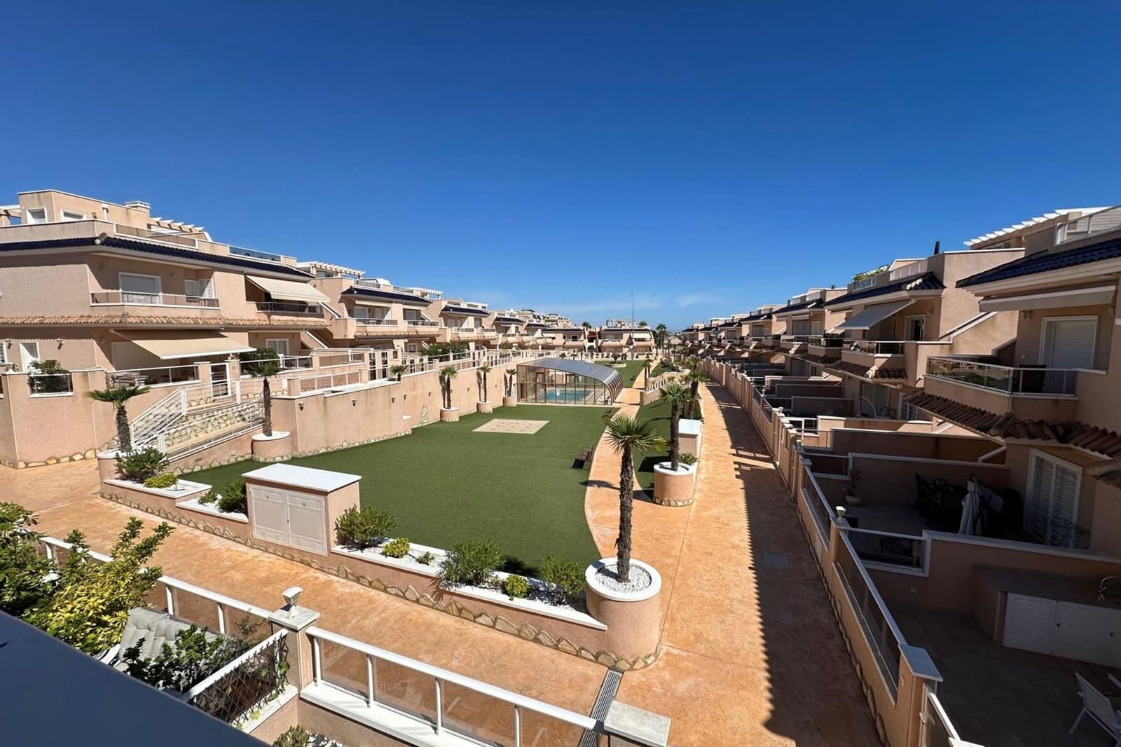 Apartamento de 2 habitaciones en Punta Prima en venta con piscina - 299.900 € (Ref: 10106454)