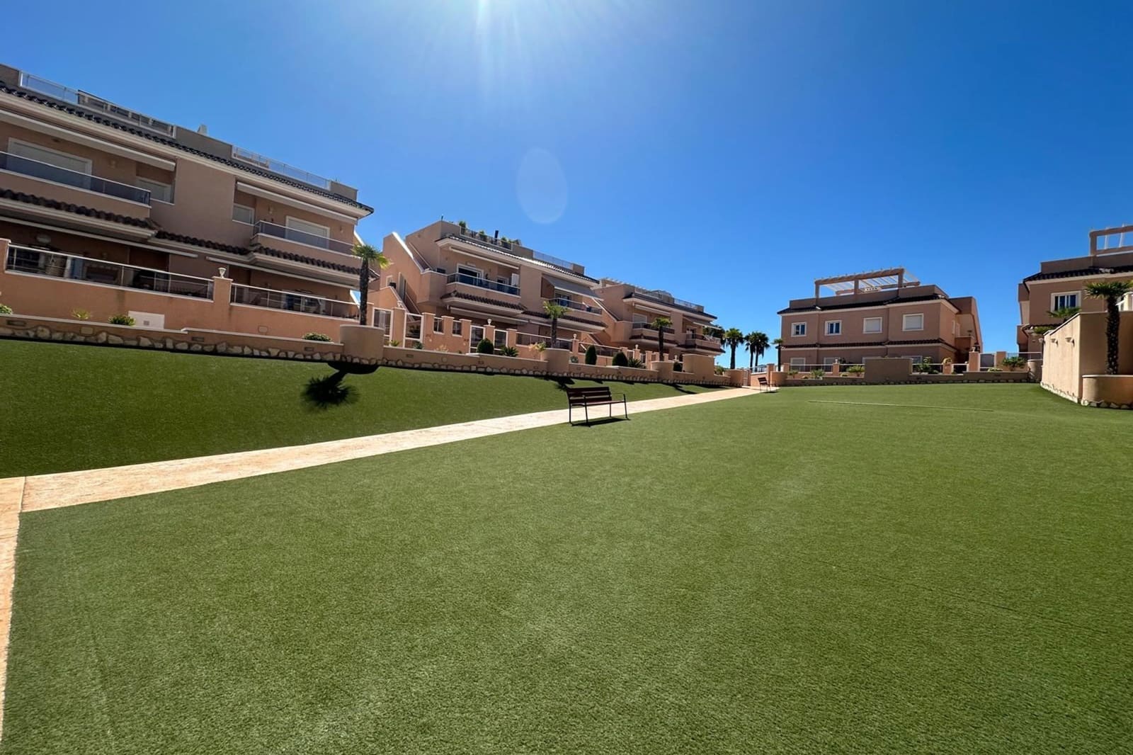 Apartamento de 2 habitaciones en Punta Prima en venta con piscina - 299.900 € (Ref: 10106454)