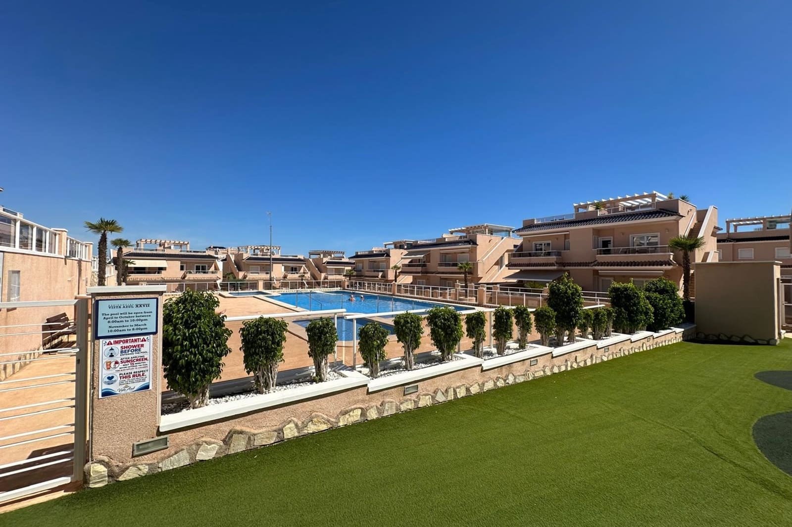 Apartamento de 2 habitaciones en Punta Prima en venta con piscina - 299.900 € (Ref: 10106454)