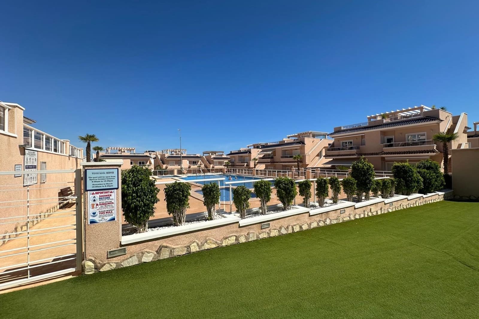 Apartamento de 2 habitaciones en Punta Prima en venta con piscina - 299.900 € (Ref: 10106454)
