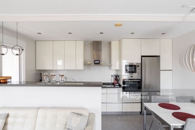 2 chambre Appartement à vendre à Punta Prima, Torrevieja avec piscine garage - 299 900 € (Ref: 10106454)