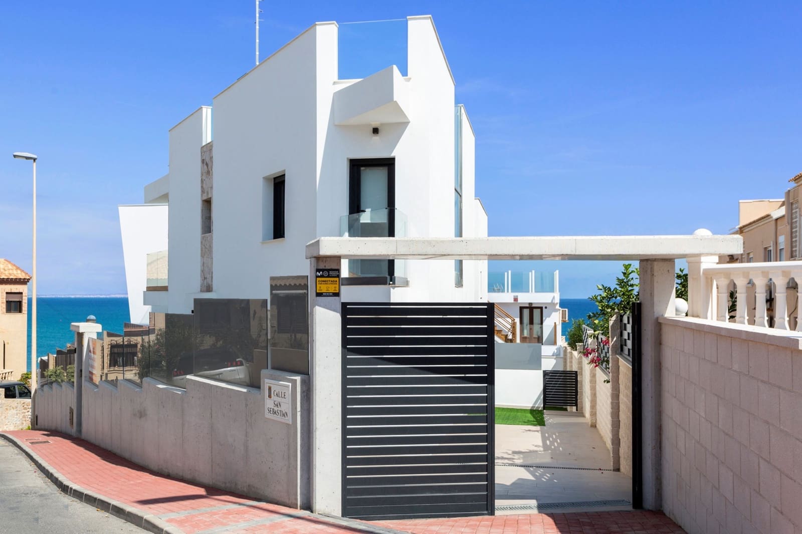 3 soveværelse Villa til salg i La Mata med swimmingpool - € 660.000 (Ref: 8632763)