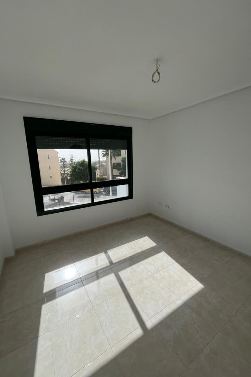 2 soveværelse Lejlighed til salg i Campoamor med swimmingpool - € 238.000 (Ref: 8751805)