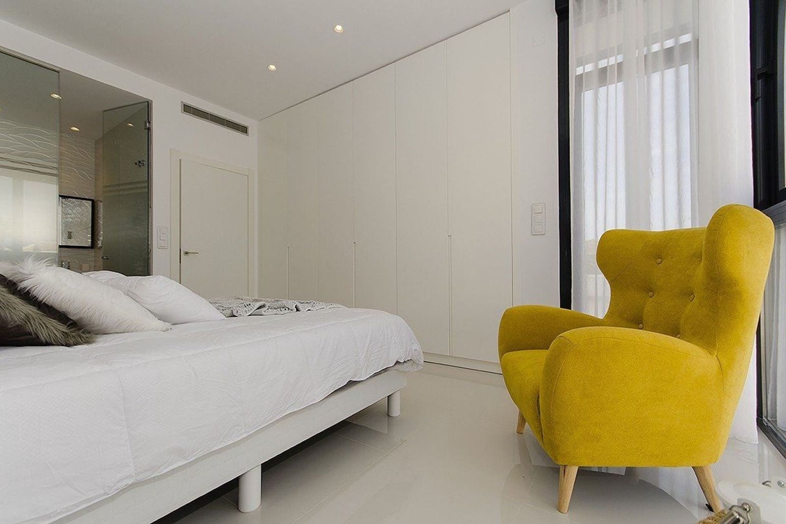 4 soveværelse Villa til salg i Campoamor med swimmingpool - € 995.000 (Ref: 8765466)