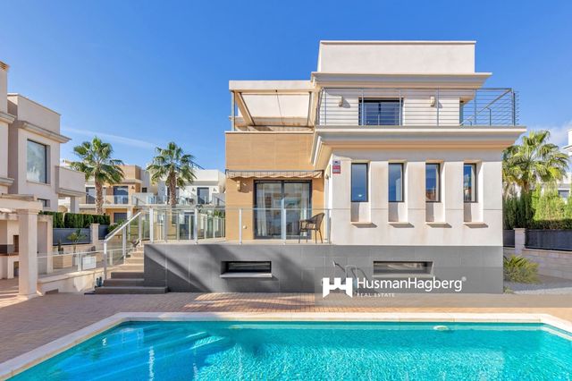 5 sovrum Villa till salu i La Zenia, Orihuela med pool - 879 000 € (Ref: 8941081)