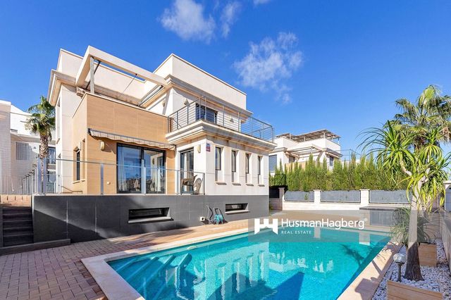5 sovrum Villa till salu i La Zenia, Orihuela med pool - 879 000 € (Ref: 8941081)