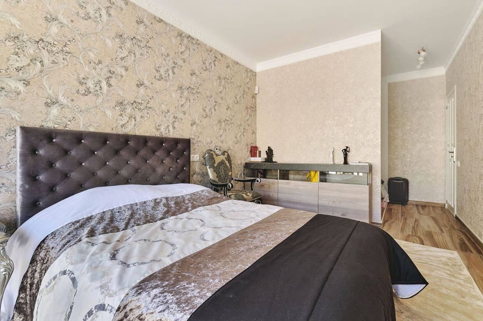 5 quarto Moradia para venda em Mil Palmeras com piscina - 1 030 000 € (Ref: 8987211)