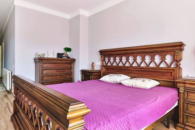 5 bedroom Villa for sale in Mil Palmeras, Orihuela with pool - € 1,030,000 (Ref: 8987211)