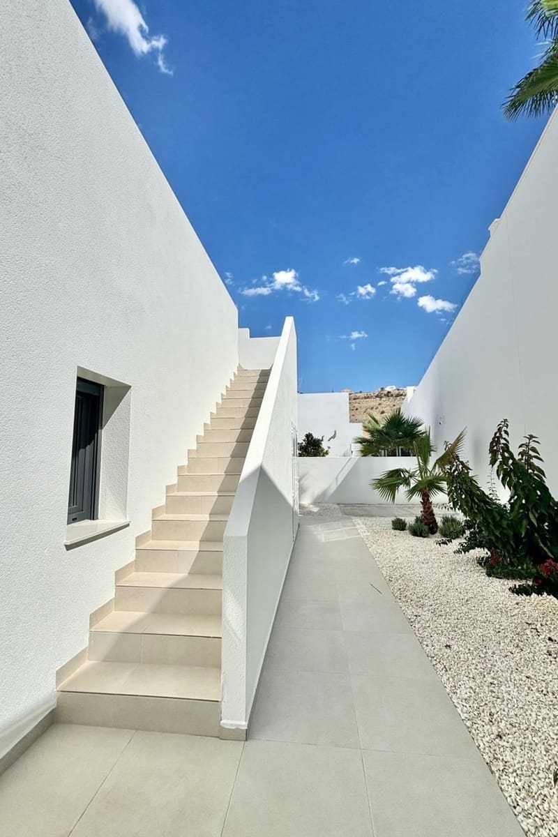 3 soverom Villa til salgs i Benijofar med svømmebasseng - € 589 000 (Ref: 9009348)