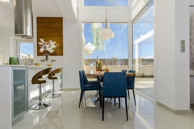 Chalet de 3 habitaciones en Ciudad Quesada, Rojales en venta con piscina - 650.000 € (Ref: 9022186)