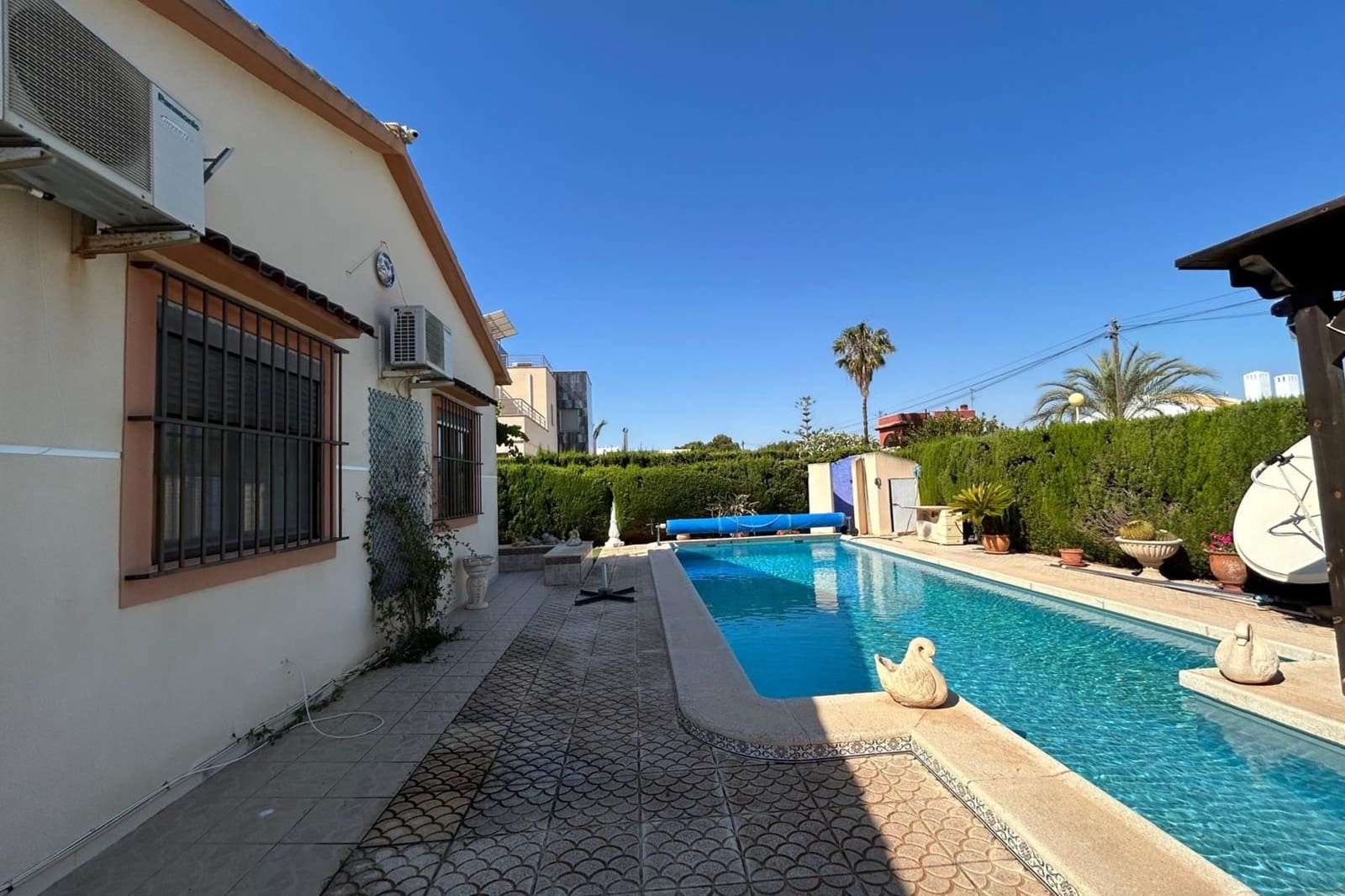 3 soveværelse Villa til salg i Cabo Roig med swimmingpool - € 790.000 (Ref: 9028344)