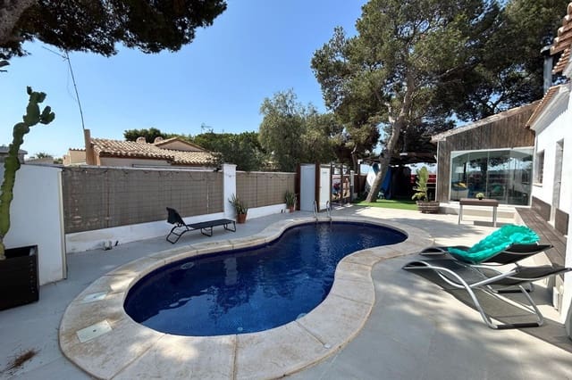 4 soveværelse Byhus til salg i Punta Prima, Orihuela med swimmingpool - € 650.000 (Ref: 9037652)
