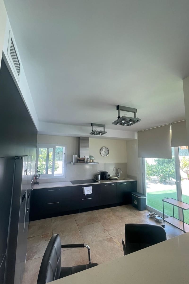5 soveværelse Villa til salg i Bigastro med swimmingpool - € 699.000 (Ref: 9148559)