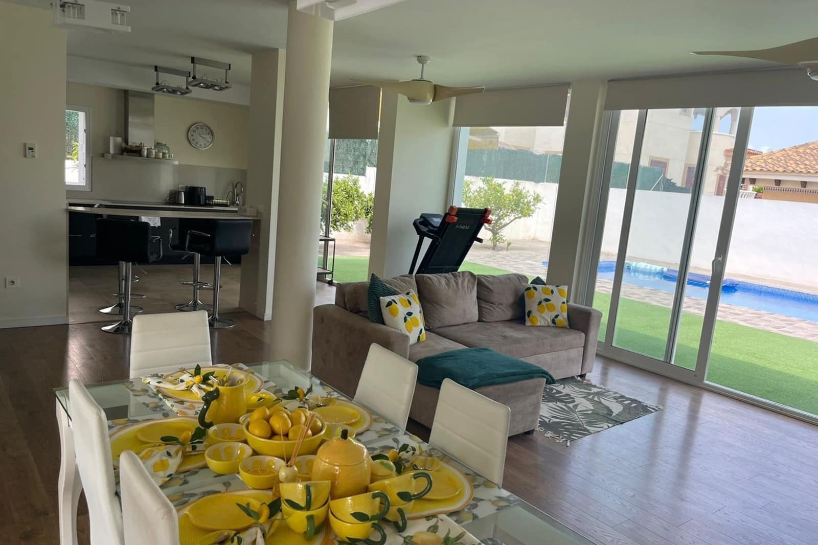 5 soveværelse Villa til salg i Bigastro med swimmingpool - € 699.000 (Ref: 9148559)