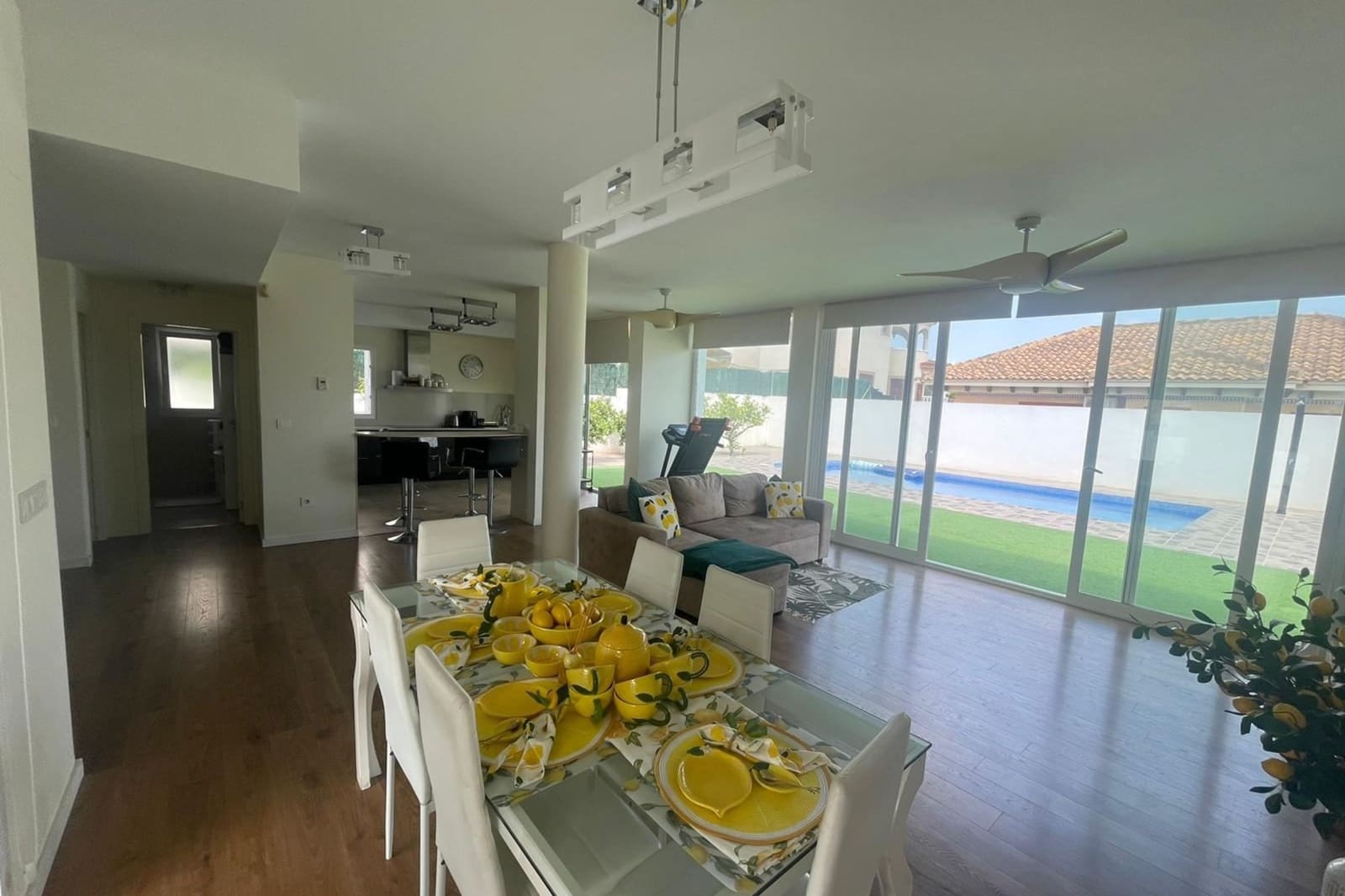 5 soveværelse Villa til salg i Bigastro med swimmingpool - € 699.000 (Ref: 9148559)