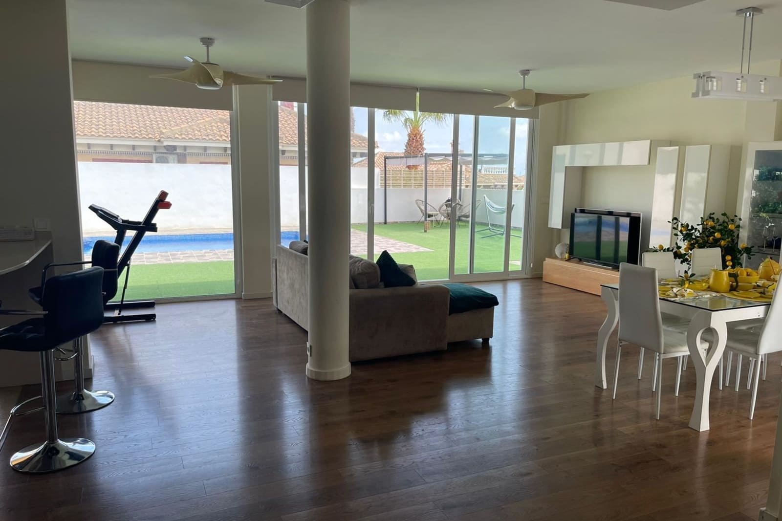 5 soveværelse Villa til salg i Bigastro med swimmingpool - € 699.000 (Ref: 9148559)