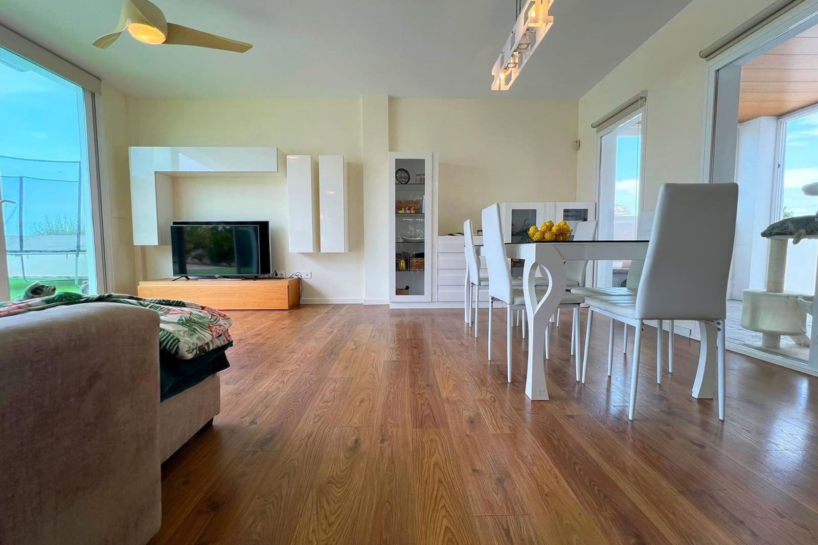 5 soveværelse Villa til salg i Bigastro med swimmingpool - € 699.000 (Ref: 9148559)