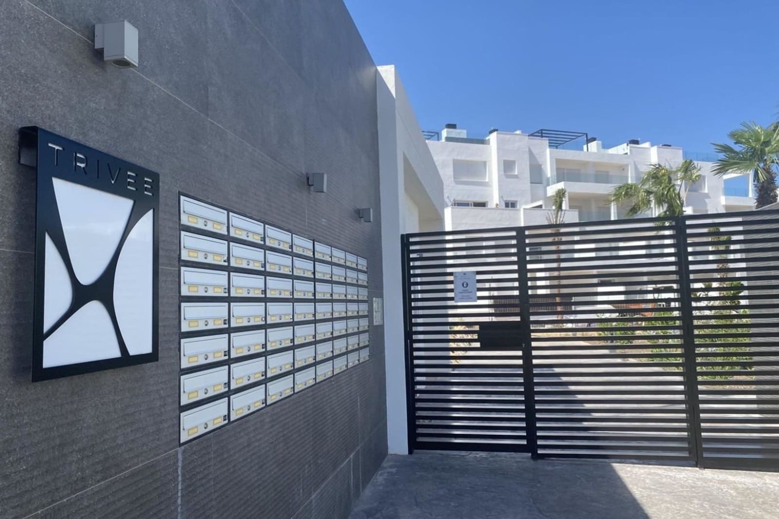 Apartamento de 3 habitaciones en Los Balcones en venta con piscina - 642.500 € (Ref: 9160321)