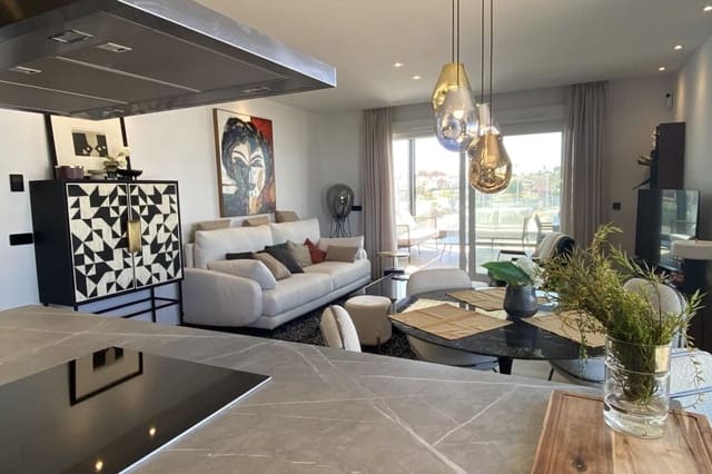 Apartamento de 3 habitaciones en Los Balcones en venta con piscina - 642.500 € (Ref: 9160321)