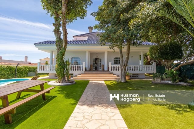 4 soveværelse Villa til salg i La Torreta, Torrevieja med swimmingpool - € 890.000 (Ref: 9166995)