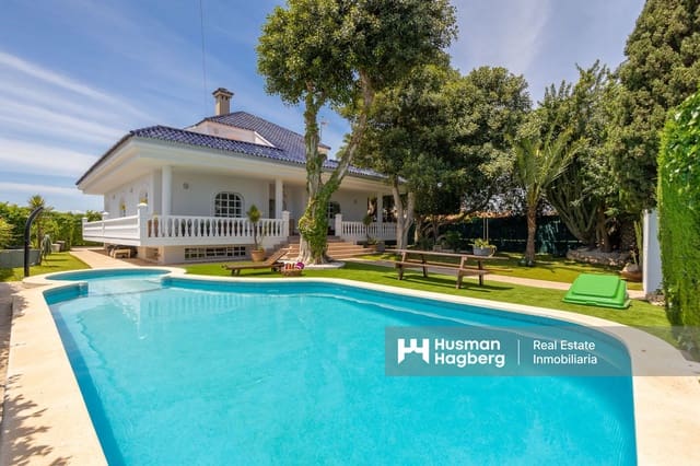 4 soveværelse Villa til salg i La Torreta, Torrevieja med swimmingpool - € 890.000 (Ref: 9166995)