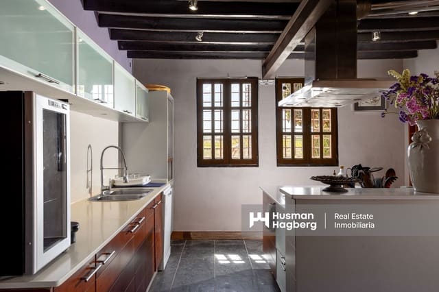 4 bedroom Villa for sale in San Miguel de Salinas with pool - € 2,169,000 (Ref: 9215804)