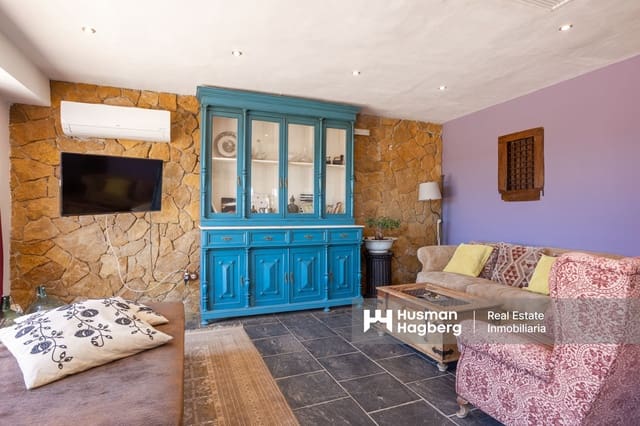 4 bedroom Villa for sale in San Miguel de Salinas with pool - € 2,169,000 (Ref: 9215804)