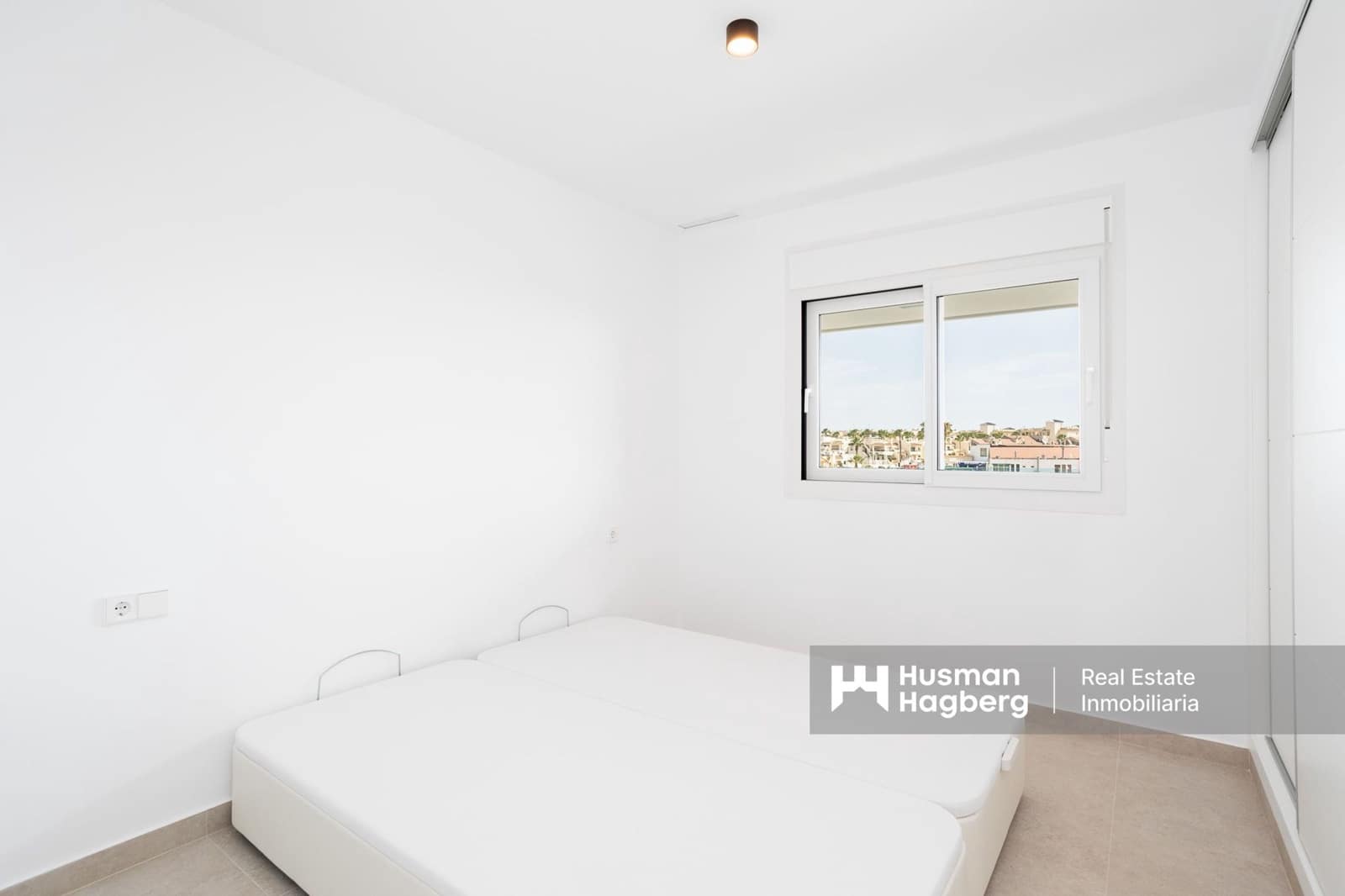 2 bedroom Apartment for sale in Playa Flamenca with pool - € 399,000 (Ref: 9216156)