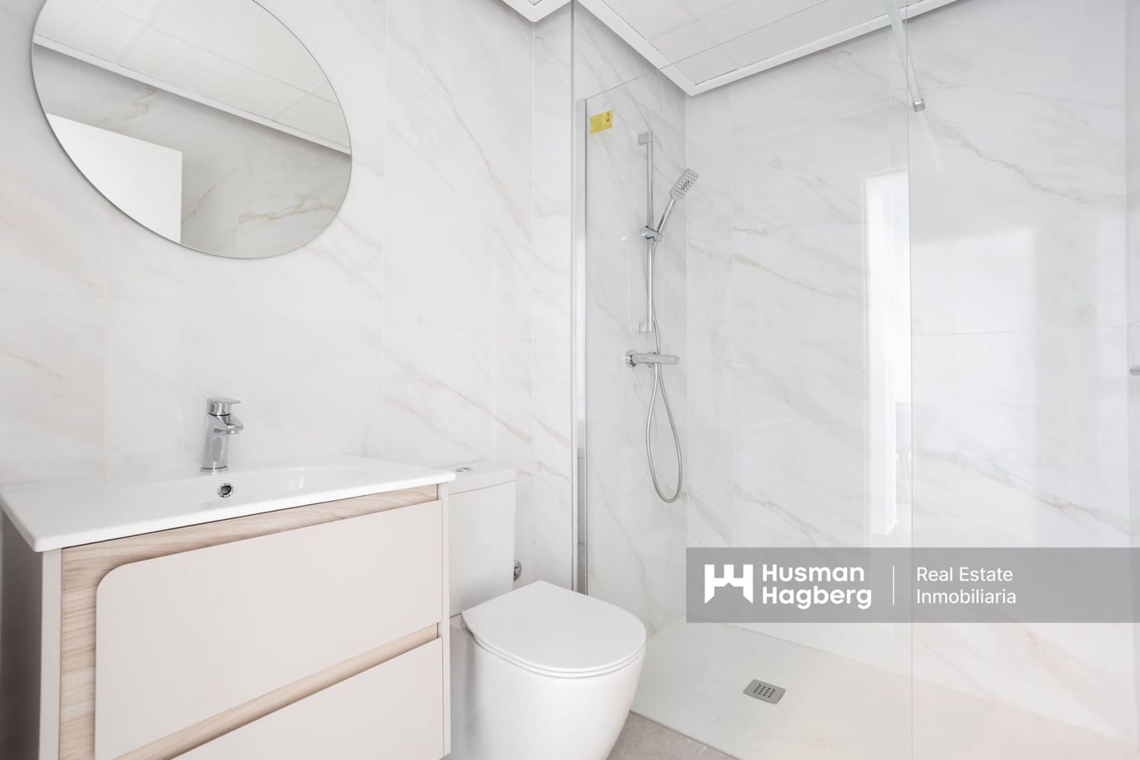 2 bedroom Apartment for sale in Playa Flamenca with pool - € 399,000 (Ref: 9216156)