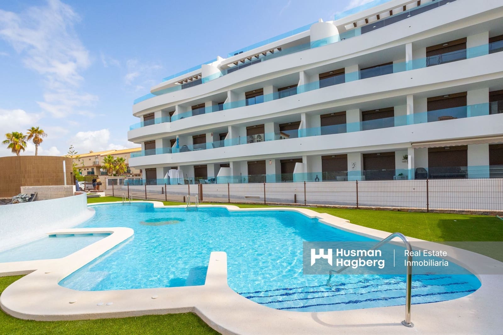 2 bedroom Apartment for sale in Playa Flamenca with pool - € 399,000 (Ref: 9216156)