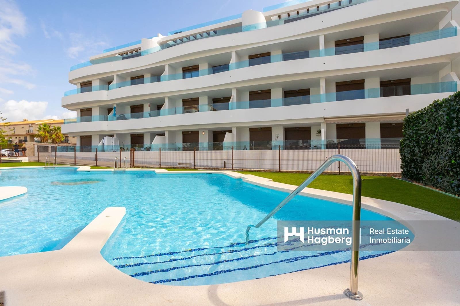 2 bedroom Apartment for sale in Playa Flamenca with pool - € 399,000 (Ref: 9216156)
