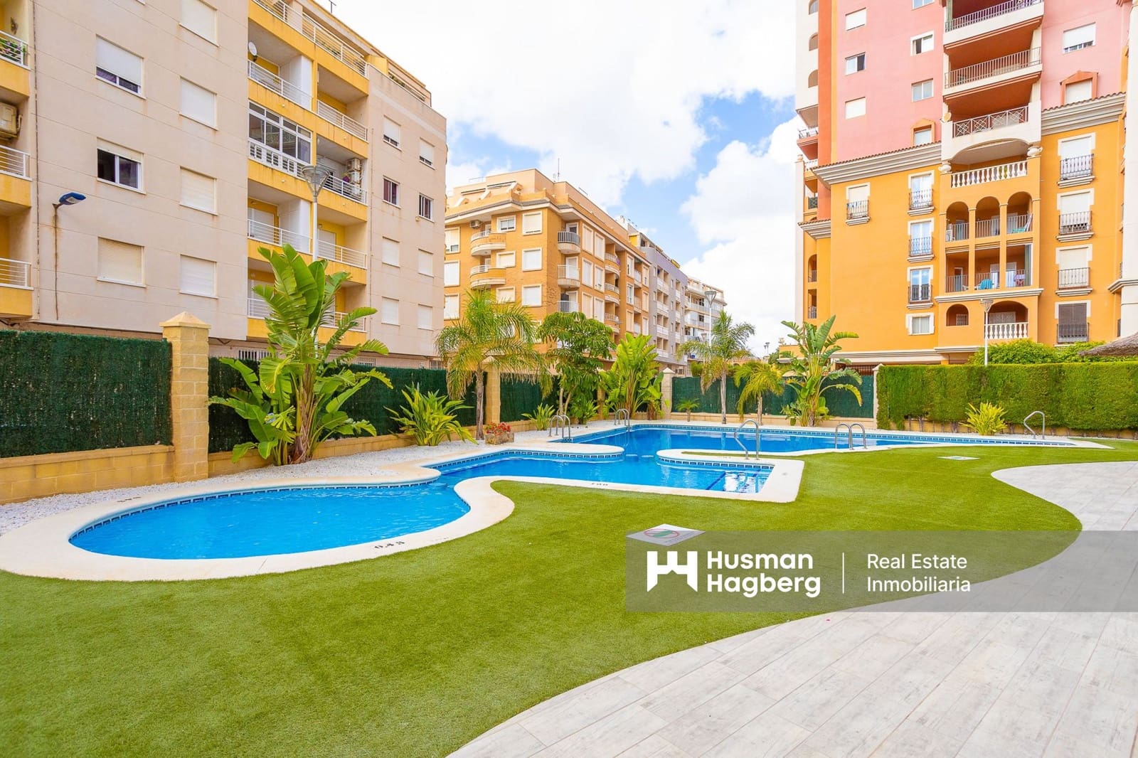 3 bedroom Apartment for sale in Torrevieja with pool - € 259,000 (Ref: 9227429)