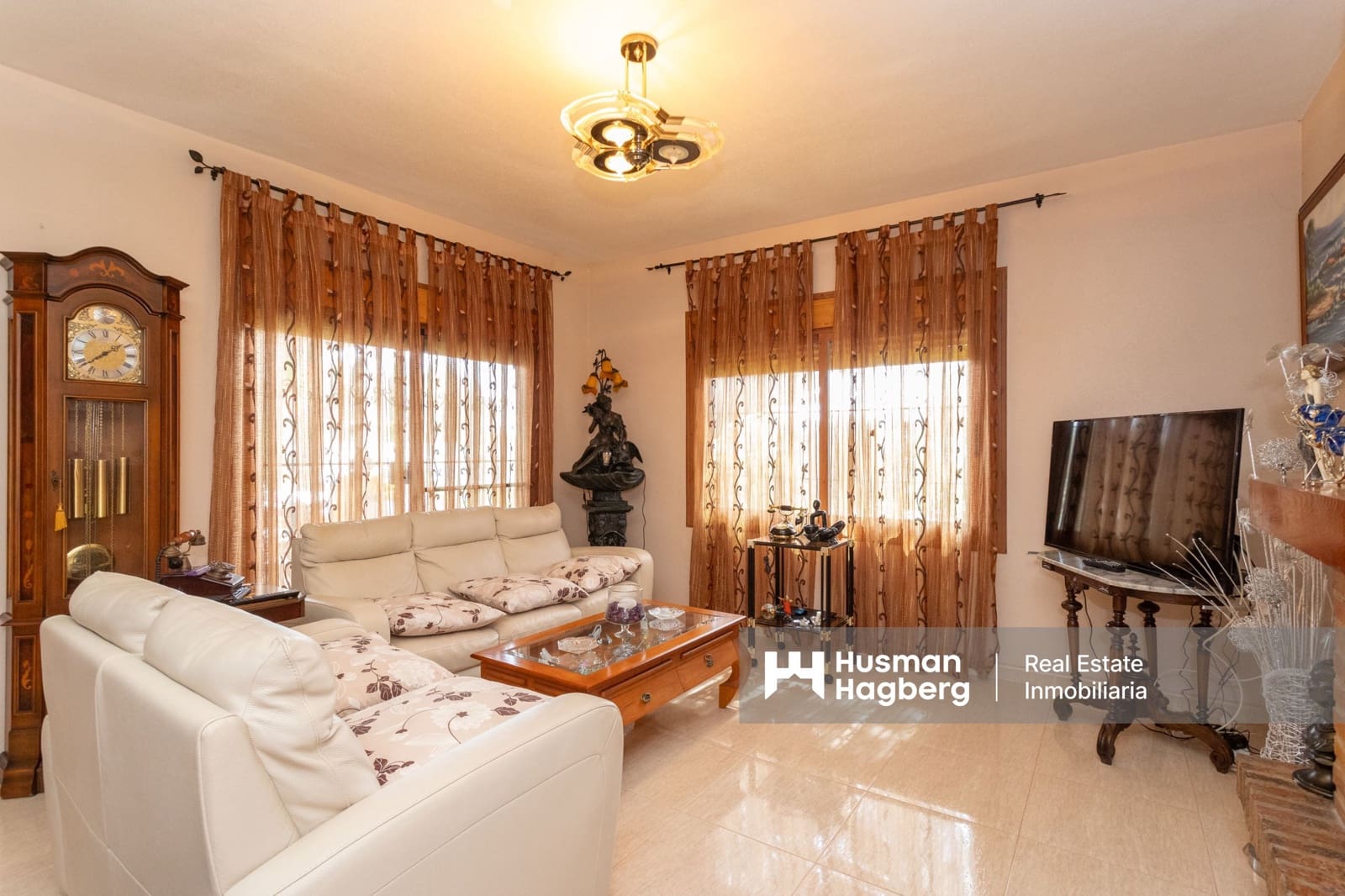 3 soveværelse Villa til salg i Campoamor med swimmingpool - € 985.000 (Ref: 9247476)