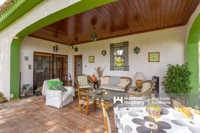 3 soveværelse Villa til salg i Dehesa de Campoamor, Orihuela med swimmingpool - € 985.000 (Ref: 9247476)