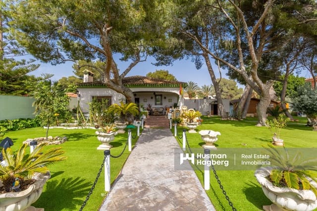 3 soveværelse Villa til salg i Dehesa de Campoamor, Orihuela med swimmingpool - € 985.000 (Ref: 9247476)