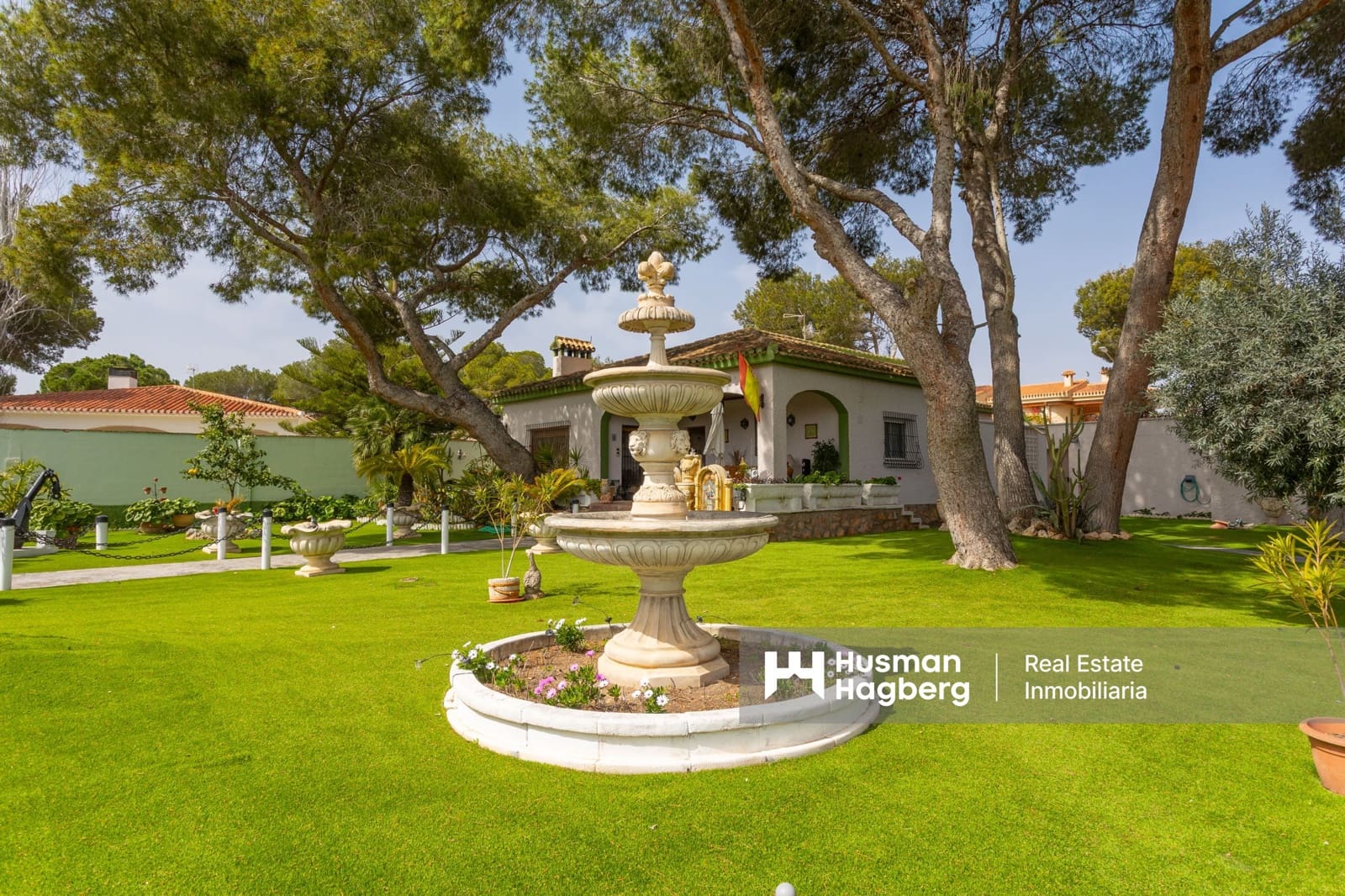 3 soveværelse Villa til salg i Campoamor med swimmingpool - € 985.000 (Ref: 9247476)
