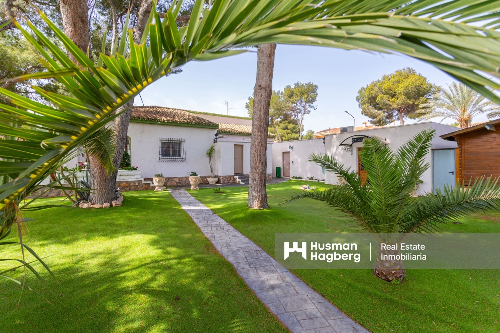 3 soveværelse Villa til salg i Campoamor med swimmingpool - € 985.000 (Ref: 9247476)