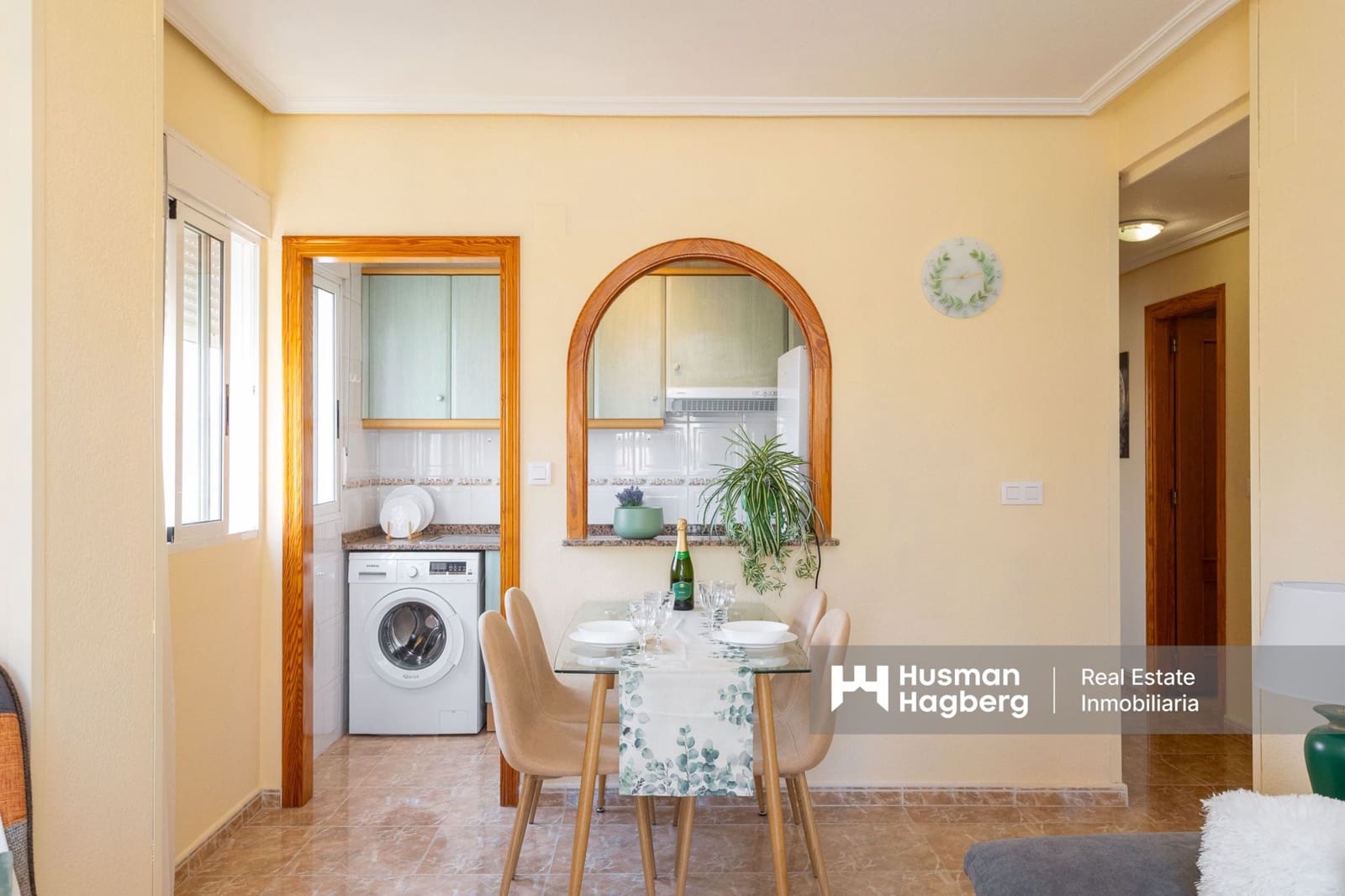 2 makuuhuone Huoneisto myytävänä paikassa Torrevieja mukana uima-altaan - 147 000 € (Ref: 9275650)