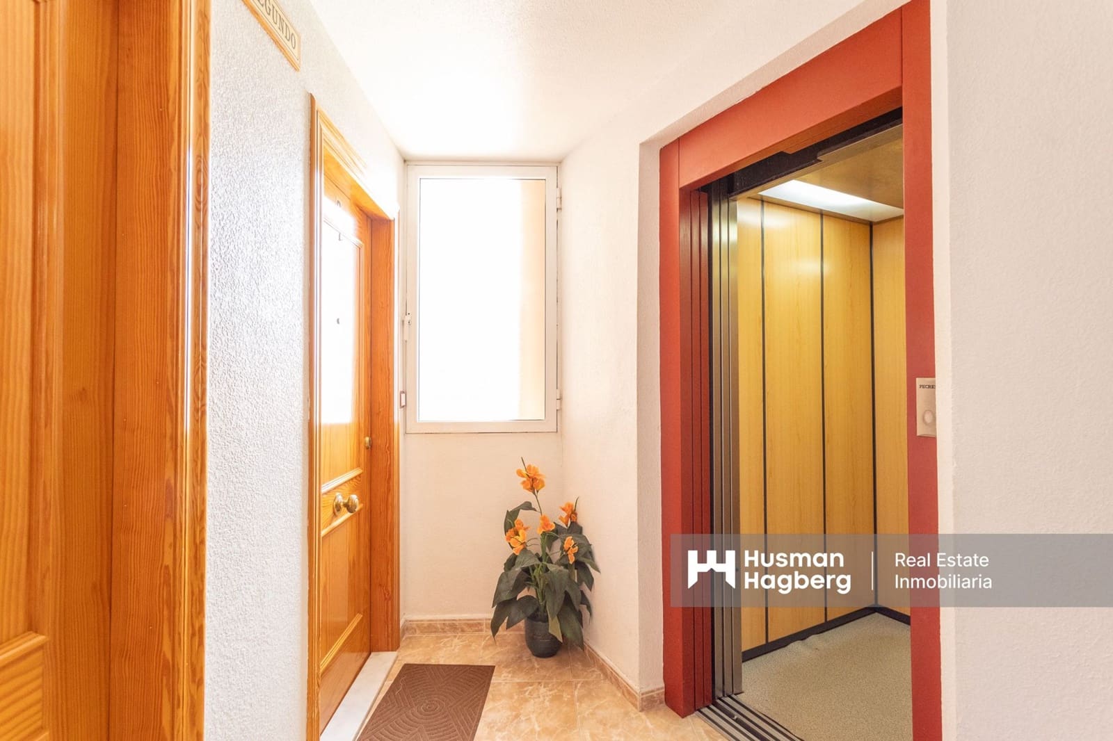 2 makuuhuone Huoneisto myytävänä paikassa Torrevieja mukana uima-altaan - 147 000 € (Ref: 9275650)