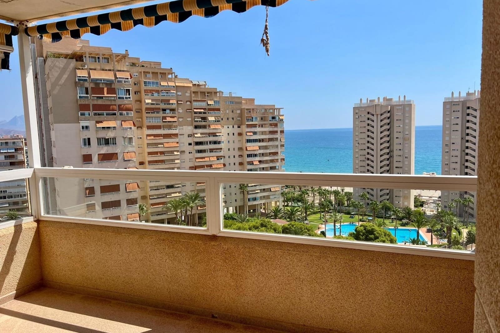 3 bedroom Apartment for sale in El Campello with pool - € 460,000 (Ref: 9310345)