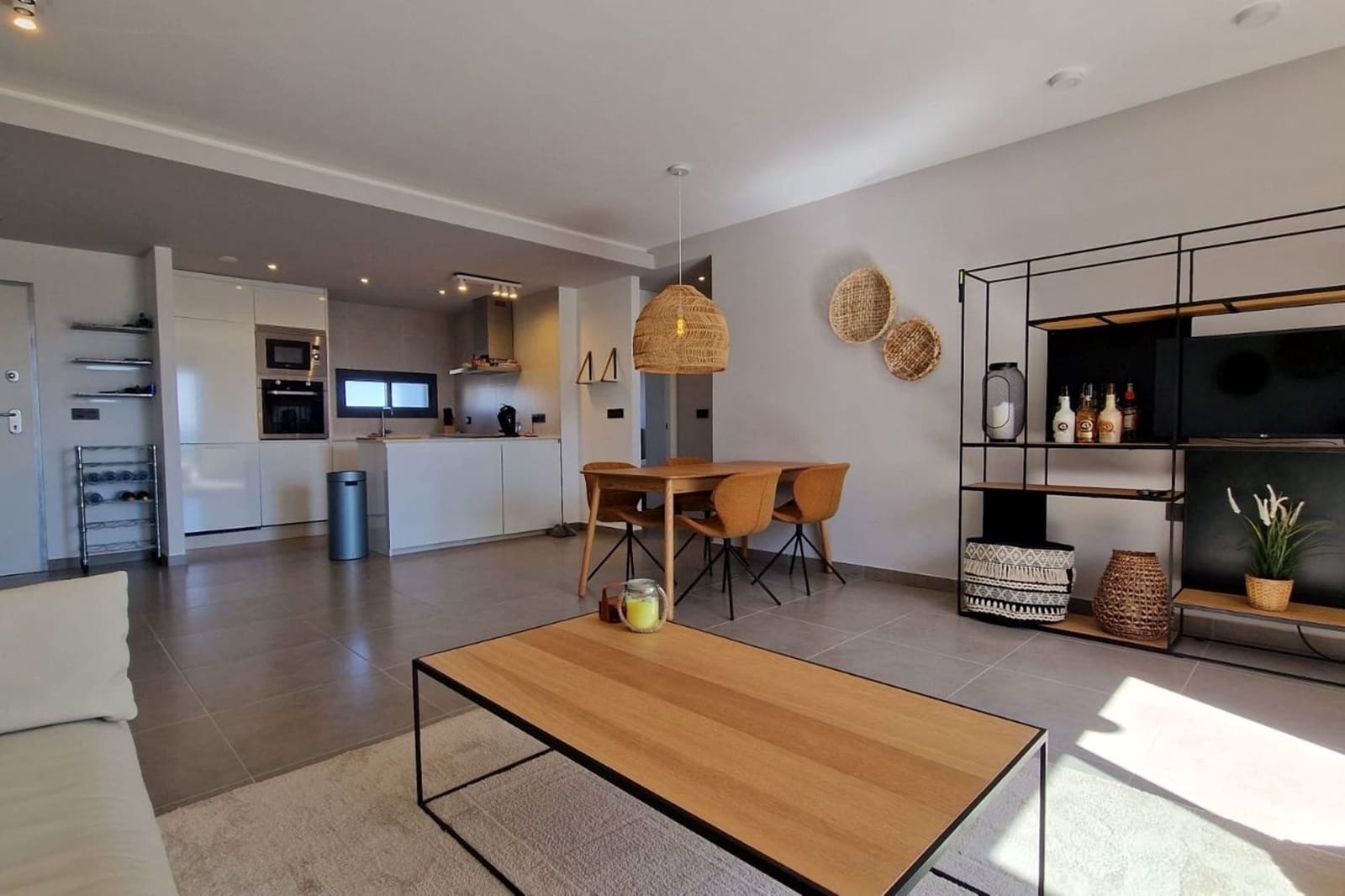 2 Zimmer Apartment zu verkaufen in El Raso mit Pool - 289.000 € (Ref: 9348575)