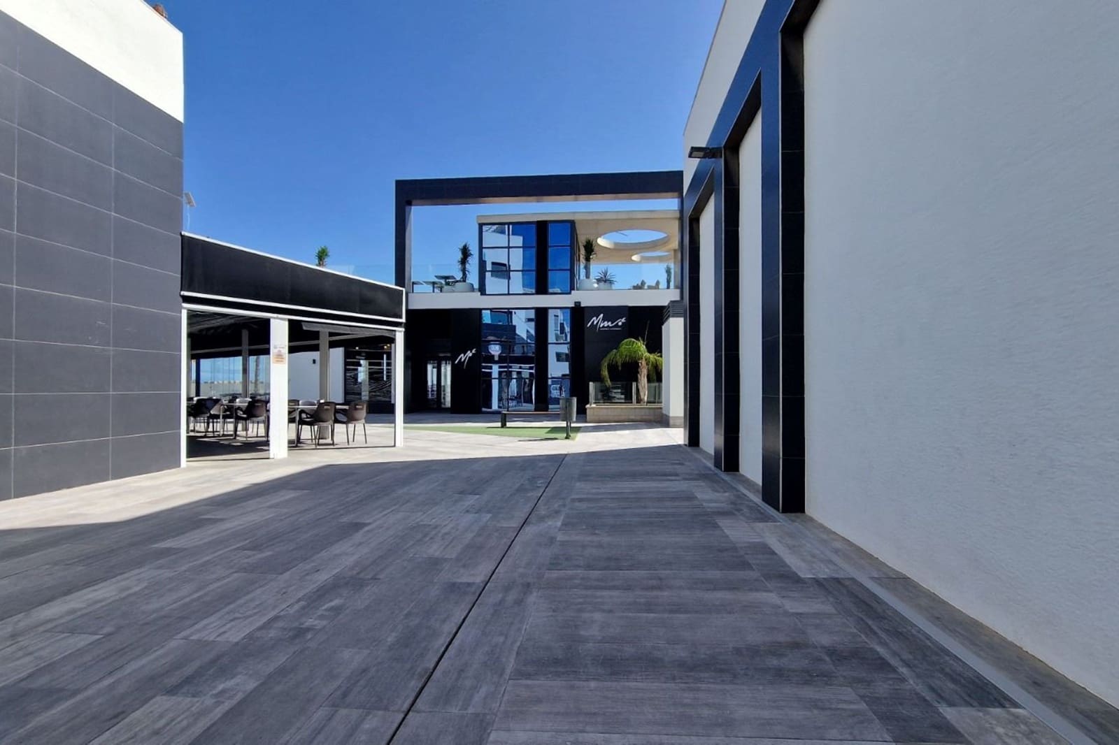 2 Zimmer Apartment zu verkaufen in El Raso mit Pool - 289.000 € (Ref: 9348575)