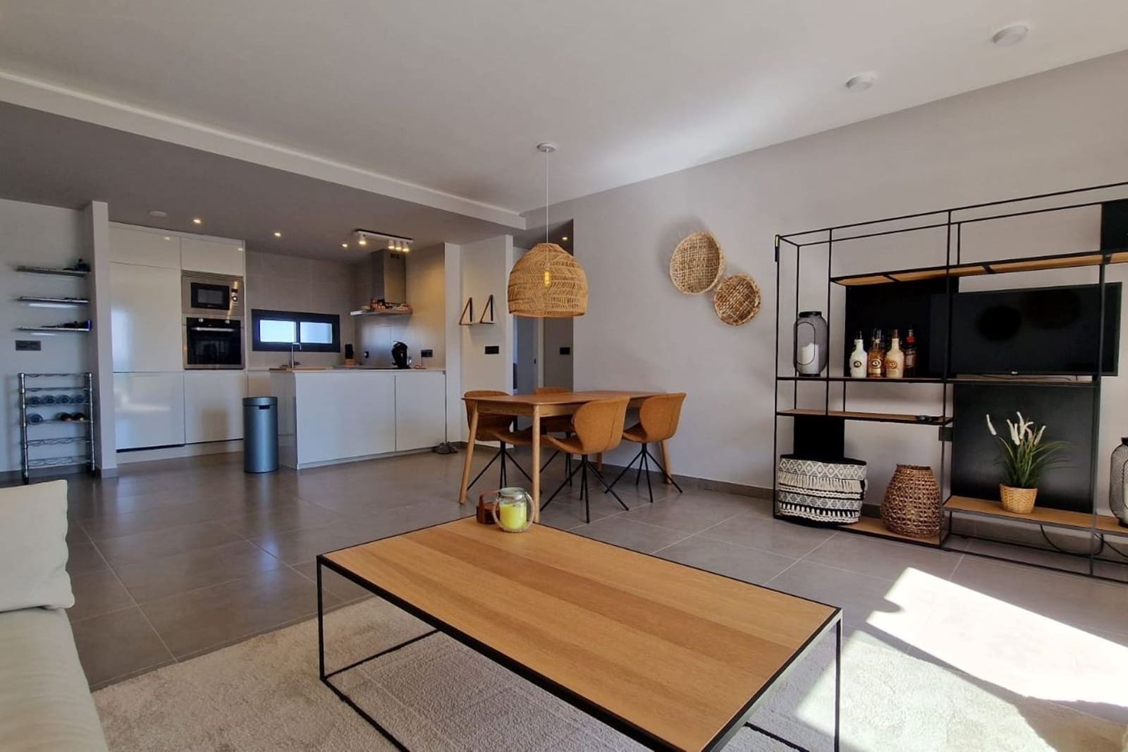 2 Zimmer Apartment zu verkaufen in El Raso mit Pool - 289.000 € (Ref: 9348575)