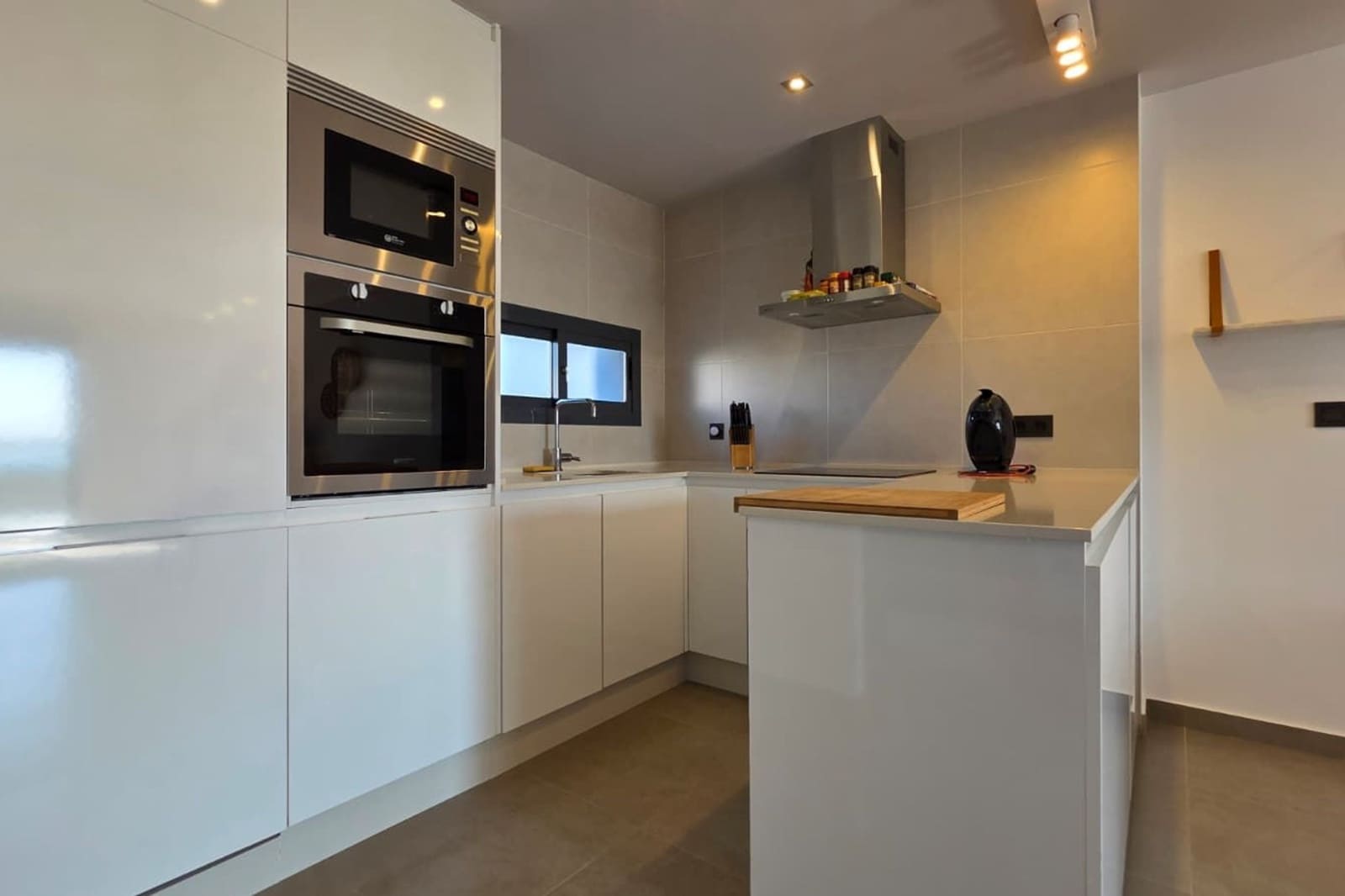 2 Zimmer Apartment zu verkaufen in El Raso mit Pool - 289.000 € (Ref: 9348575)