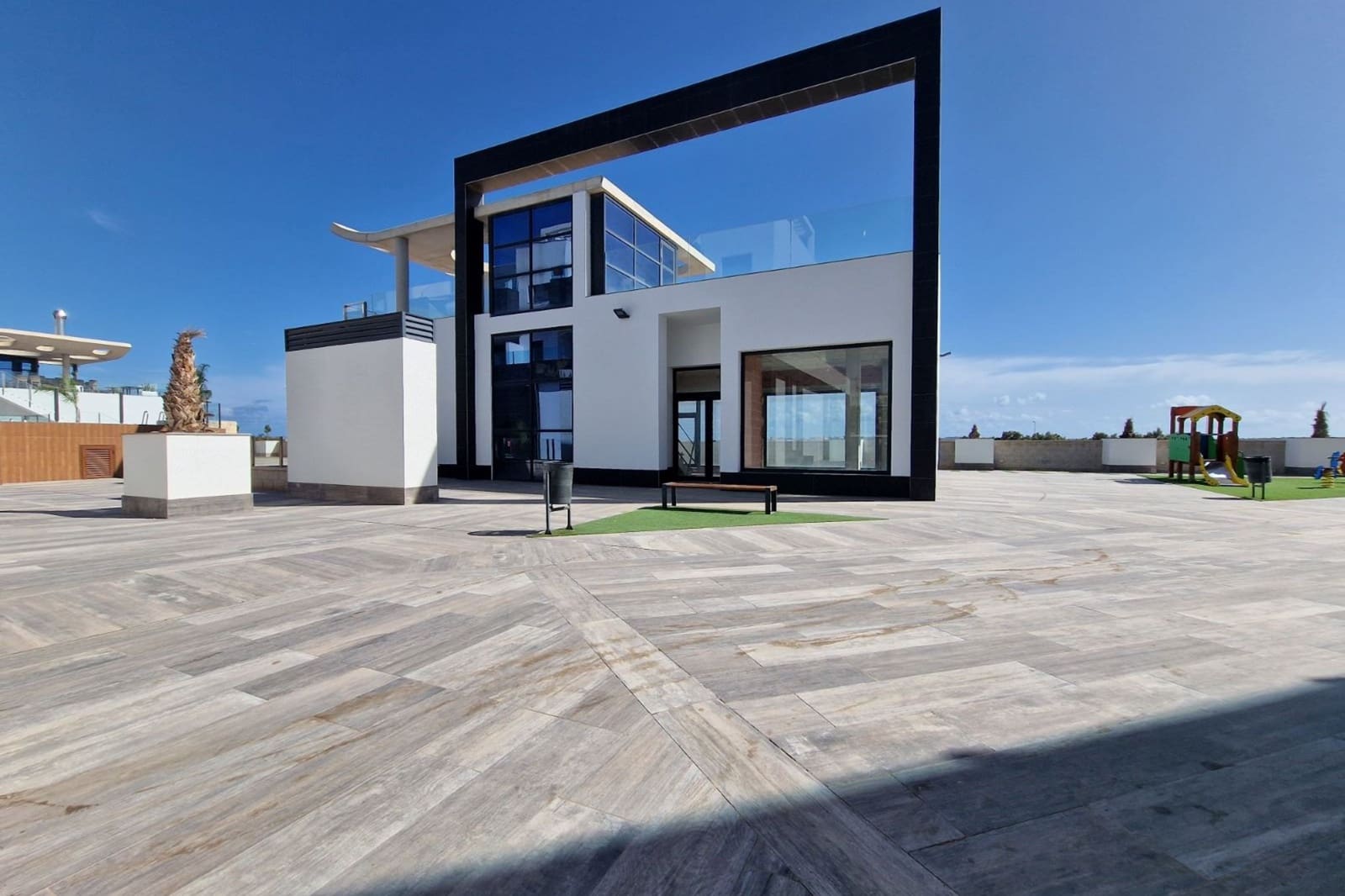 2 Zimmer Apartment zu verkaufen in El Raso mit Pool - 289.000 € (Ref: 9348575)