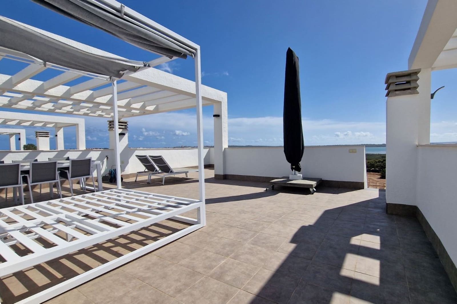 2 Zimmer Apartment zu verkaufen in El Raso mit Pool - 289.000 € (Ref: 9348575)